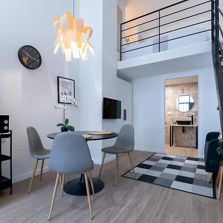 Cr - Loft - Moderno Y Coqueto Estudio Duplex Cerca De Avenida Francia Y Ciencias * 瓦伦西亚
